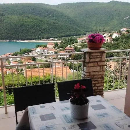 Apartment Alma Rabac