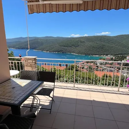 Apartment Alma *