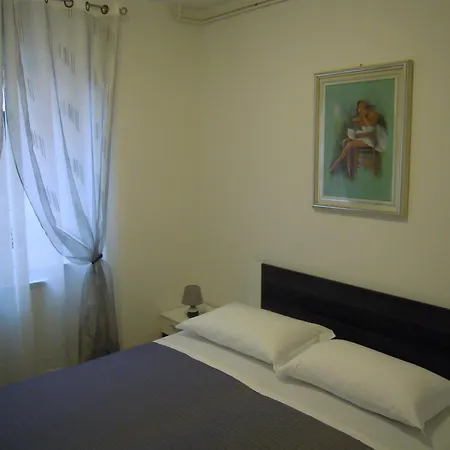 Apartment Alma *